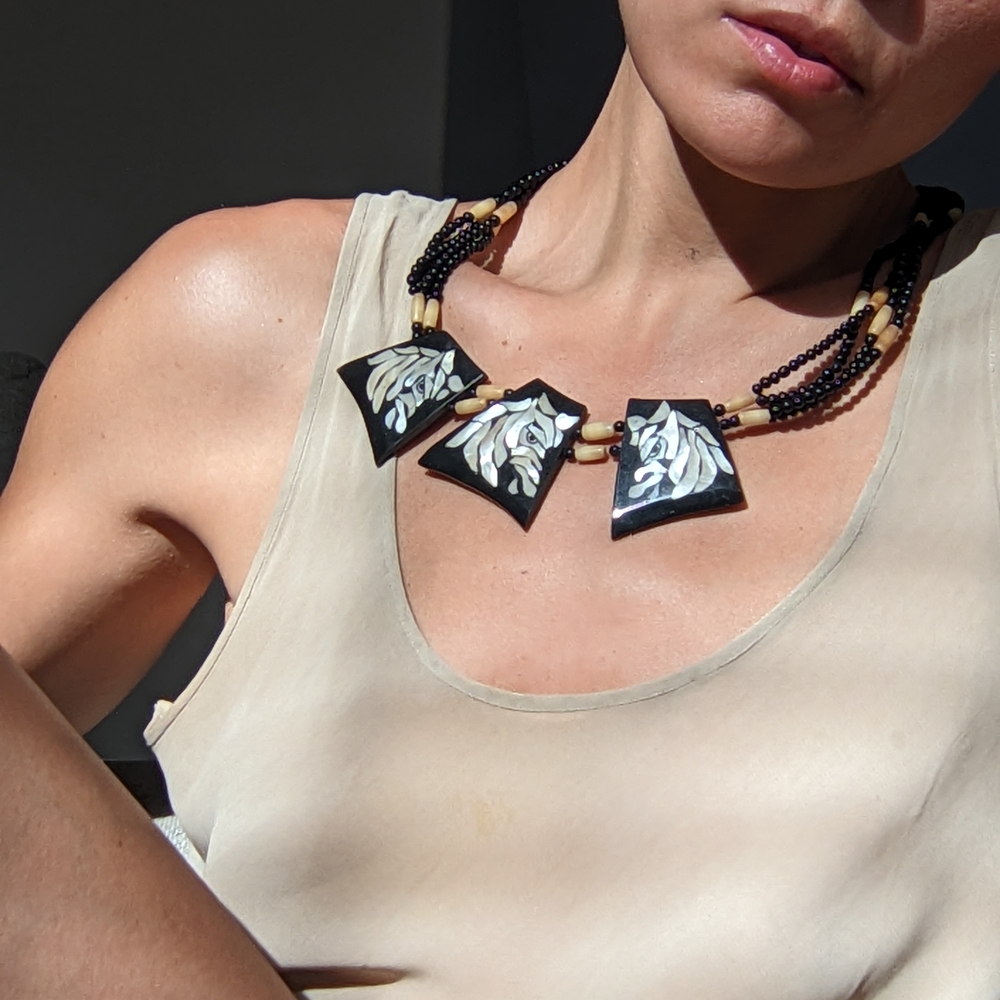 Elegant Black and Cream Necklace - Picture 2 of 3